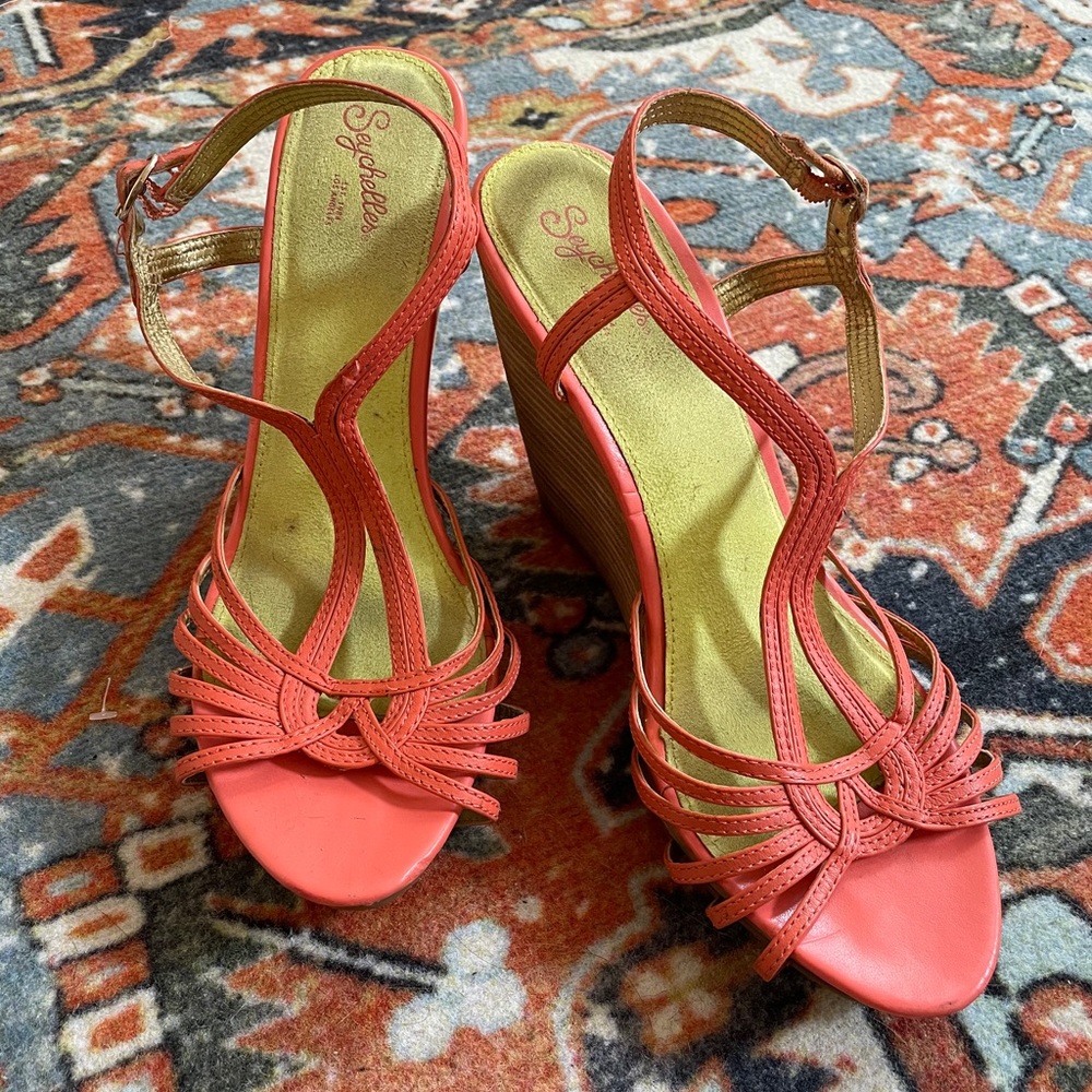* Coral Seychelles Wedges *